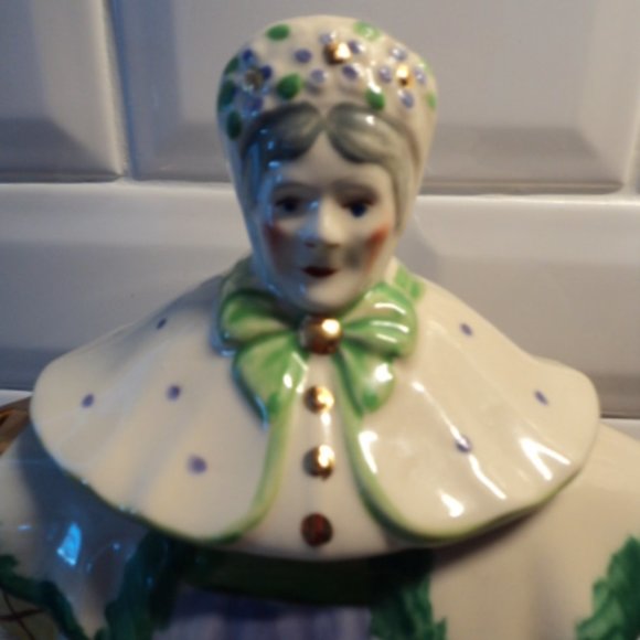 vintage Granny Ann teapot - Picture 3 of 12